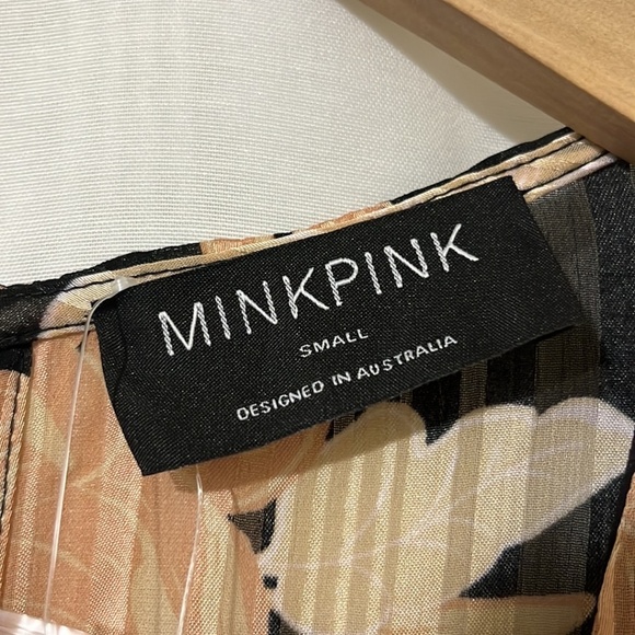 NWT MinkPink Long Sleeve Floral Pink and Black Dress a125 - Picture 5 of 6